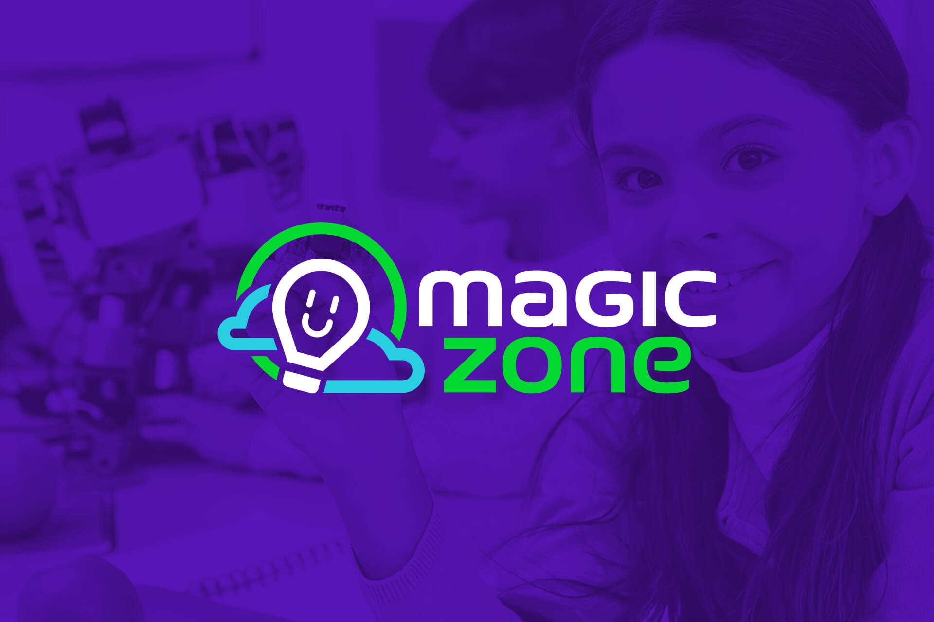 Identidad visual de Magic Zone con logotipo en versión negativa